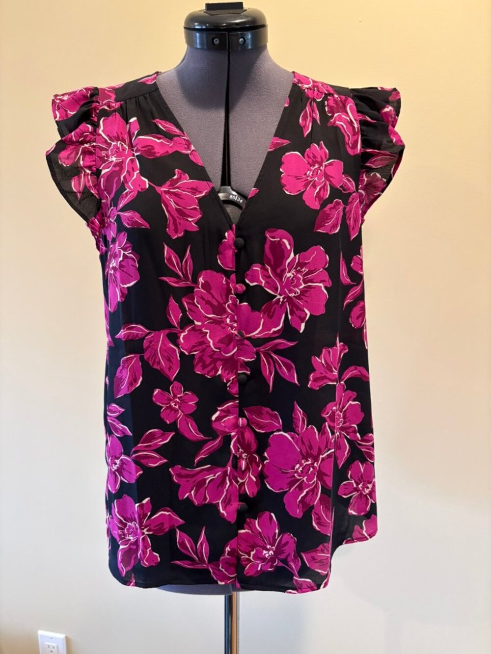 Ann Taylor Factory size XS fuchsia/black top